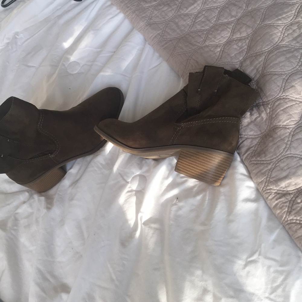 Ankle boots